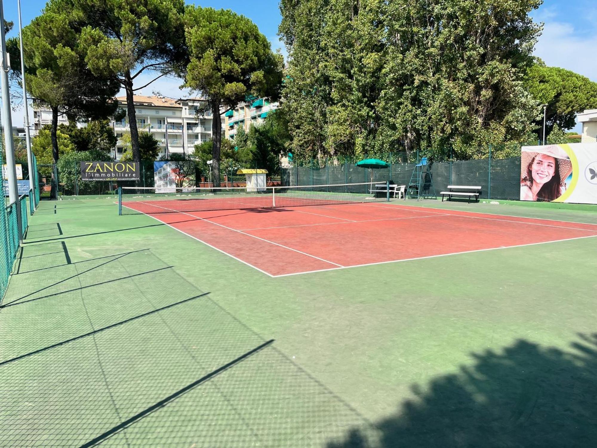 Sunny Home, Appartamento In Centro E Vicino Alla Spiaggia Grado Luaran gambar