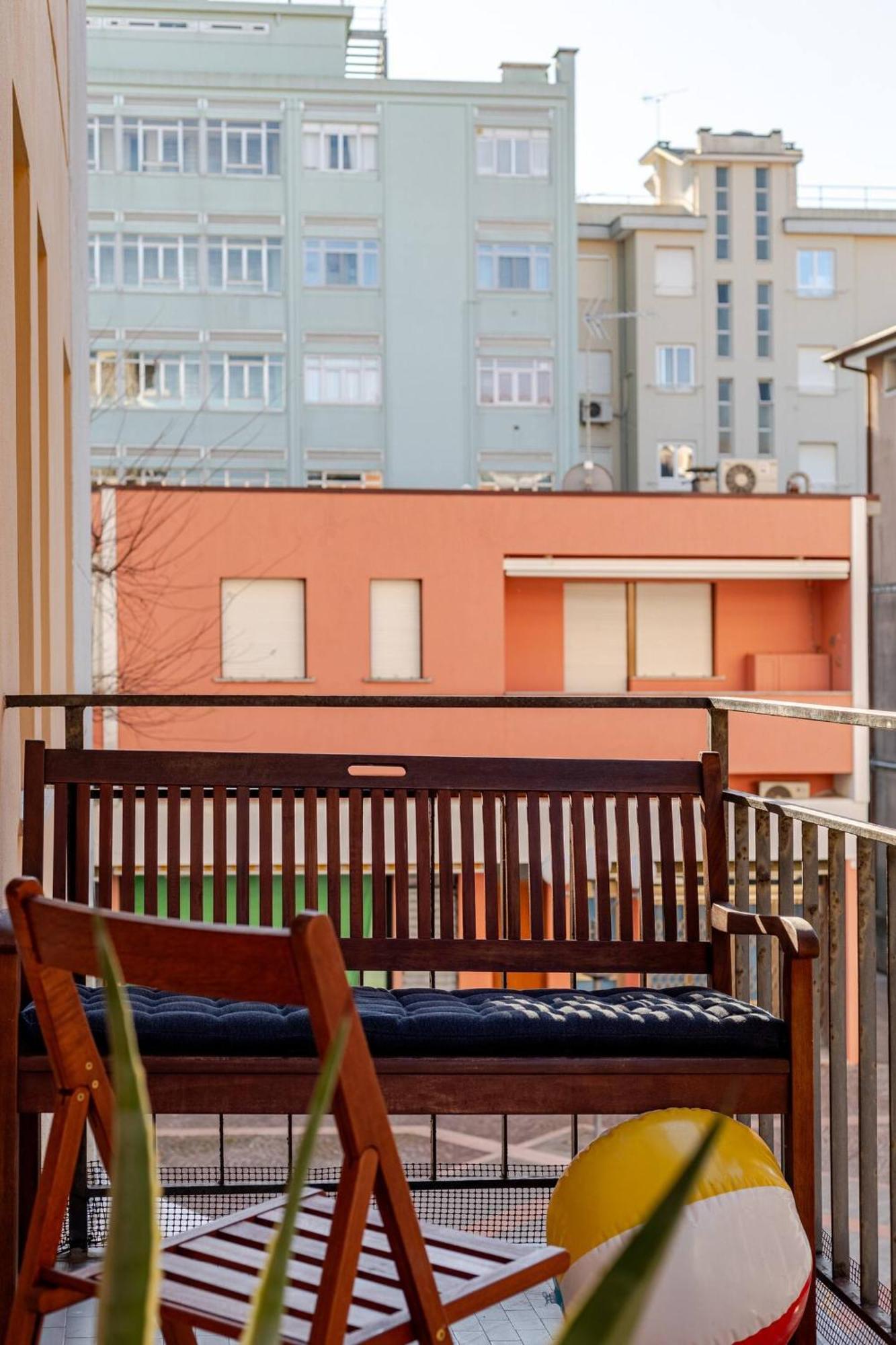 Sunny Home, Appartamento In Centro E Vicino Alla Spiaggia Grado Luaran gambar