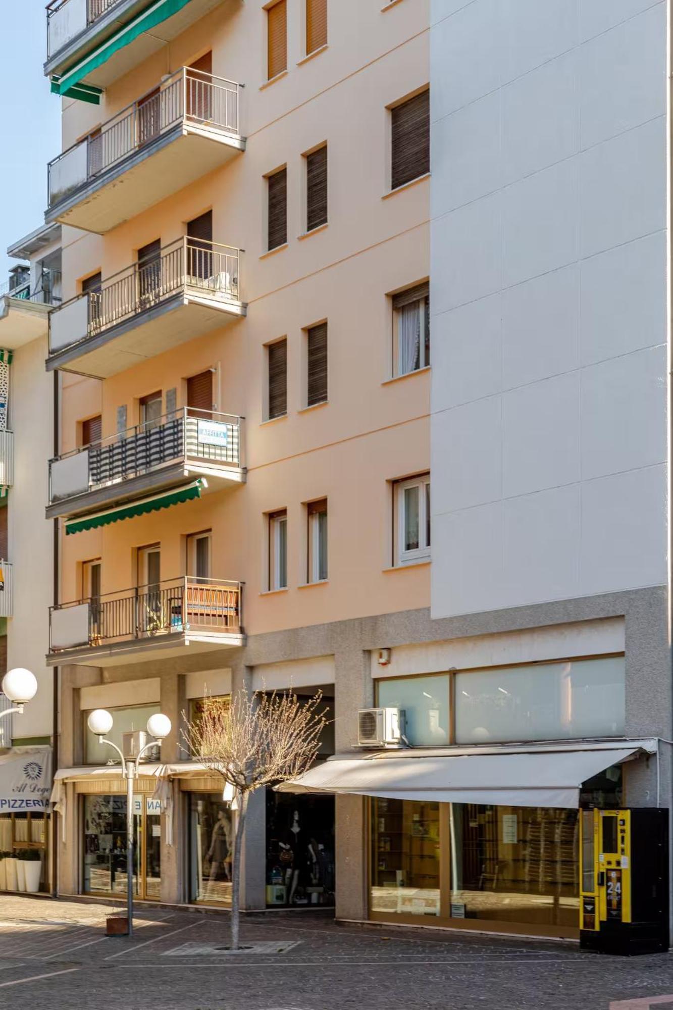 Sunny Home, Appartamento In Centro E Vicino Alla Spiaggia Grado Luaran gambar